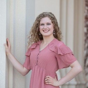 Meet your Posher, Elizabeth